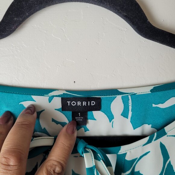 Torrid Studio Crepe De Chine Tie Neck Tiered Dress - Picture 9 of 12